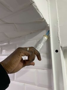 Intervention anti-nuisibles pose de gel appât désinsectisation restaurant 94